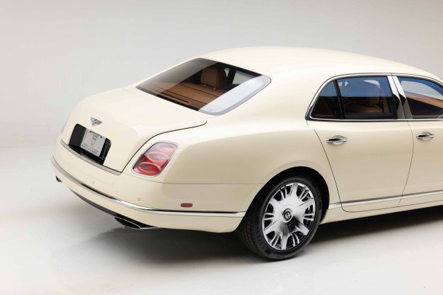 Used 2012 Bentley Mulsanne image 35