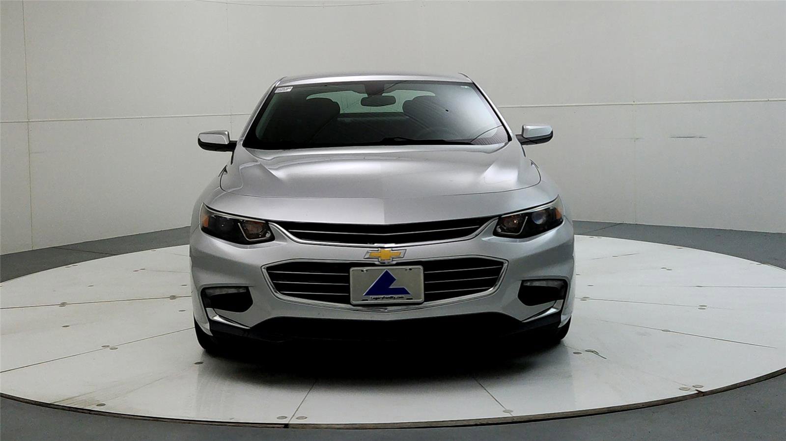 Used 2016 Chevrolet Malibu LT image 2