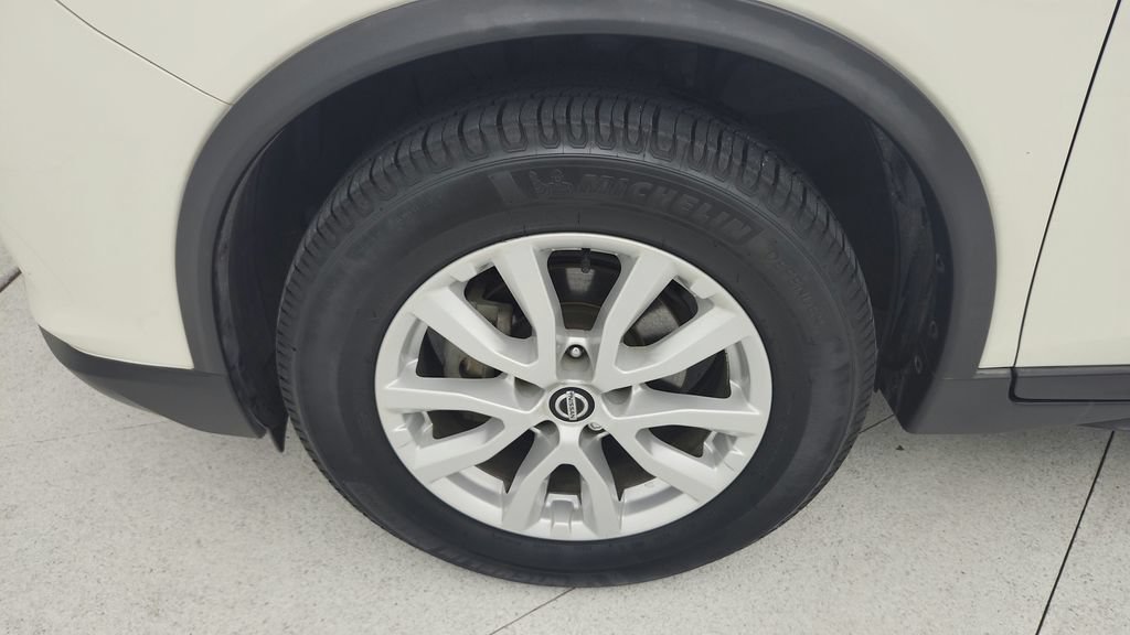 Used 2020 Nissan Rogue SV FWD image 27