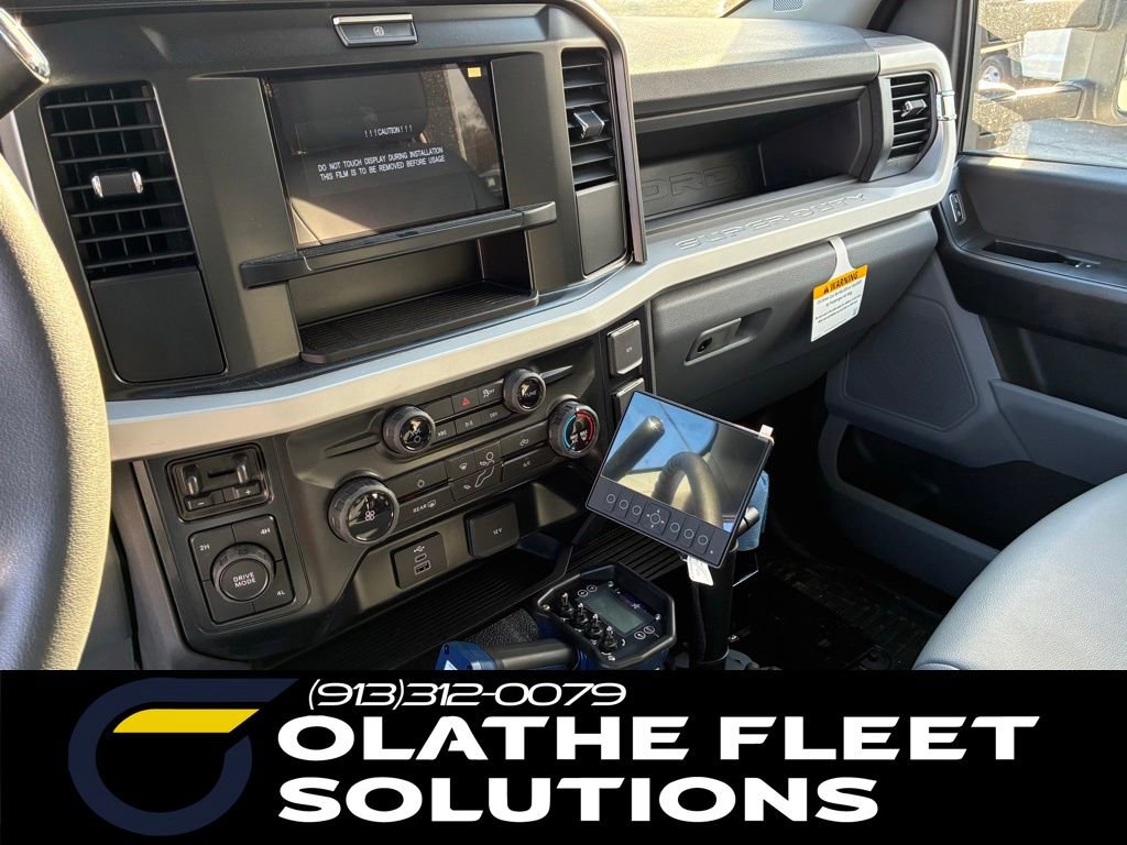 New 2025 Ford F550 4x4 Supercab Super Duty image 8