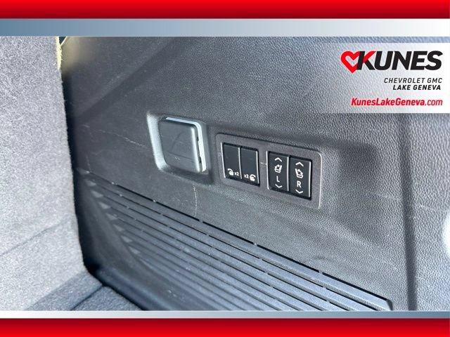 Used 2024 GMC Yukon Denali AWD/4WD image 27