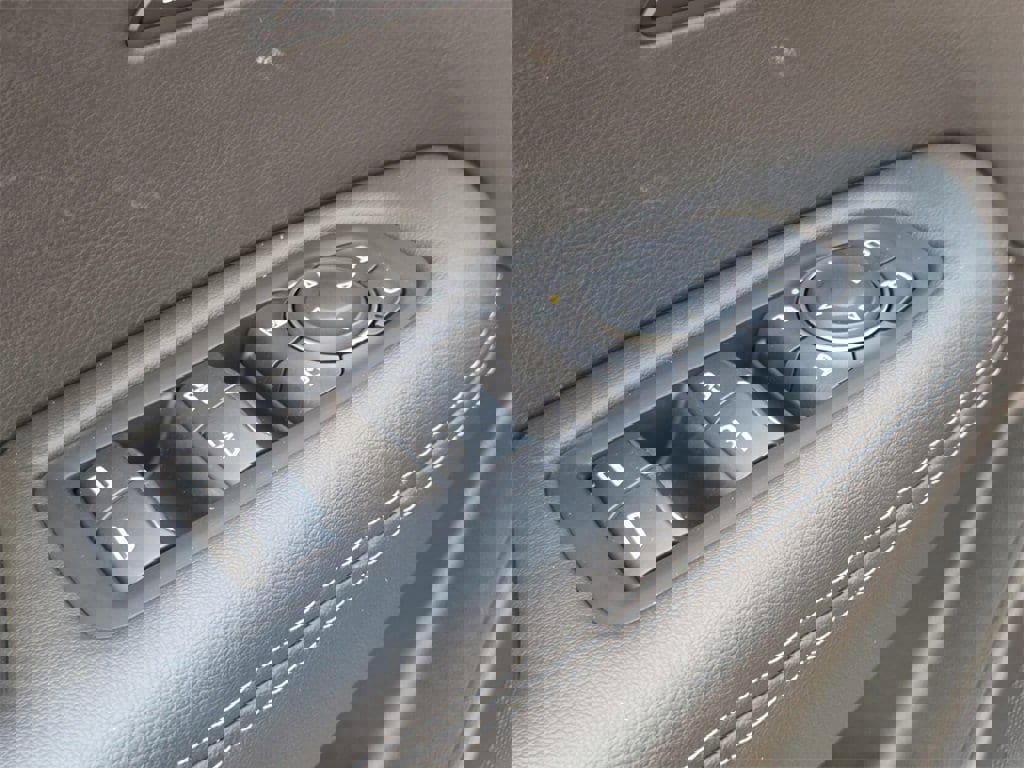 New 2025 Cadillac XT6 Luxury image 31