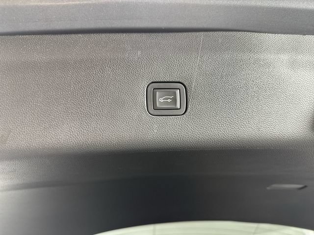 Used 2018 Buick Enclave Essence AWD/4WD image 36