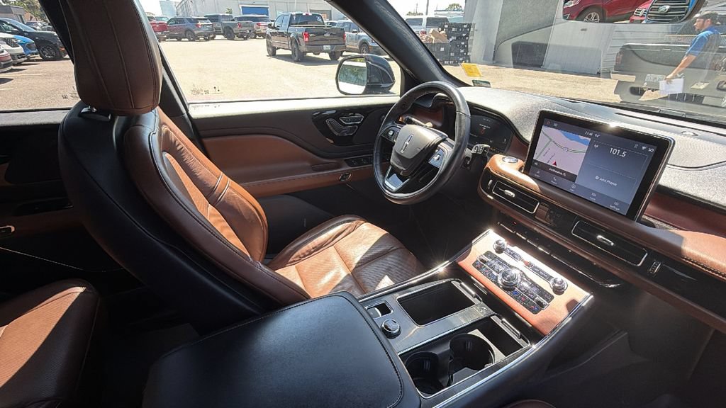 Used 2020 Lincoln Aviator Reserve w/ Equipment Group 201A AWD/4WD image 29