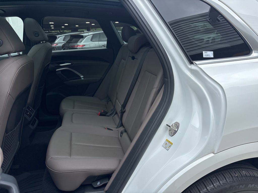 Used 2025 Audi Q5 Premium w/ Convenience Package AWD/4WD image 14