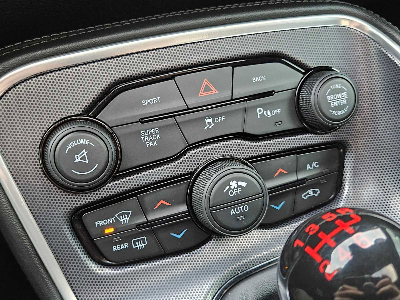 Used 2016 Dodge Challenger R/T Scat Pack w/ Leather Interior Group image 28