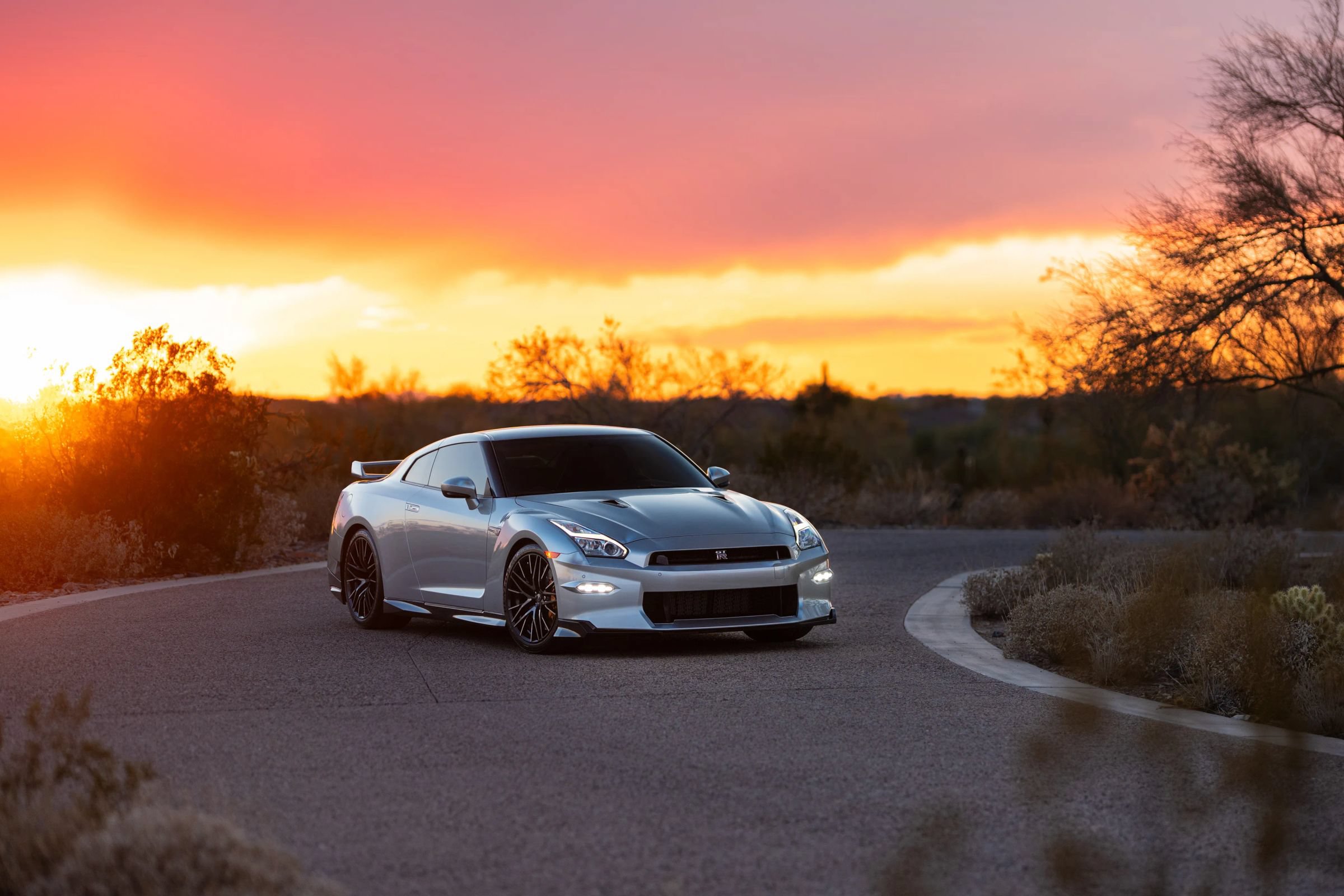 Used 2024 Nissan GT-R Premium w/ Floor Mat Package AWD/4WD image 2