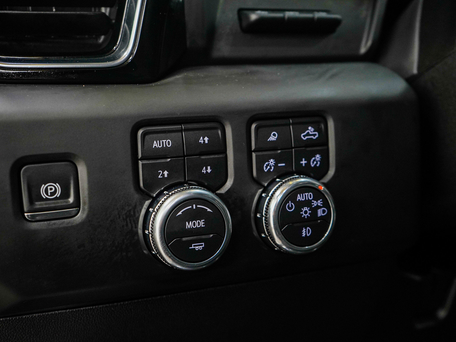 Used 2025 GMC Sierra 2500 Denali w/ Denali Reserve Package AWD/4WD image 29