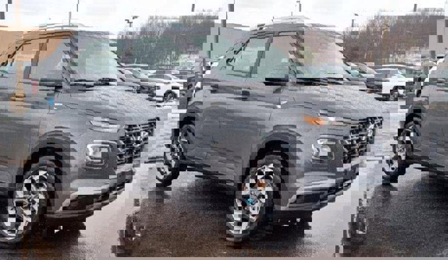 New 2025 Hyundai Venue SEL image 1