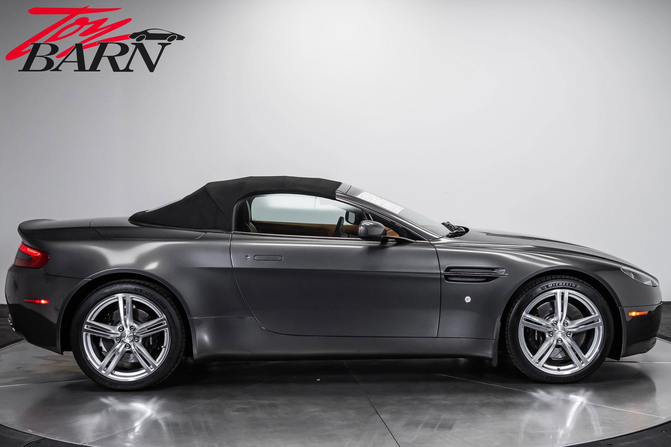 Used 2009 Aston Martin V8 Vantage Roadster RWD image 14