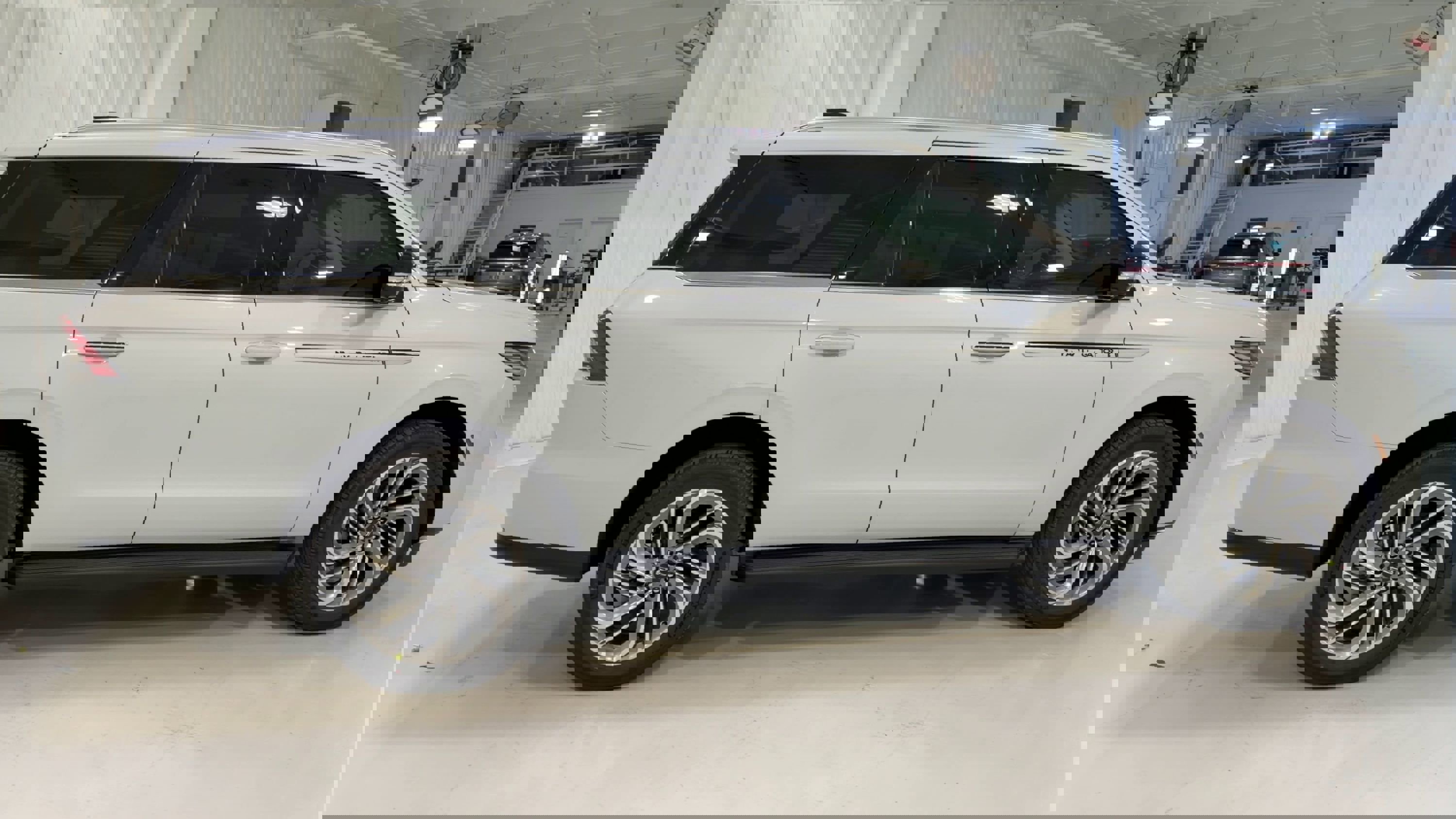 New 2026 Lincoln Navigator L Premier image 2
