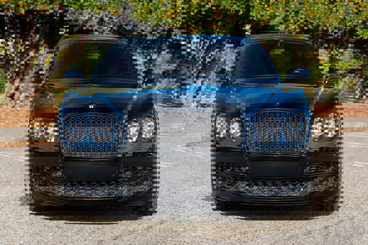 Used 2015 Bentley Flying Spur V8 image 11