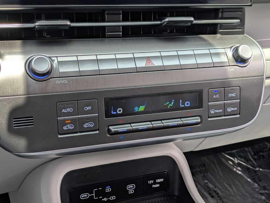 Used 2025 Hyundai Kona SEL FWD image 17
