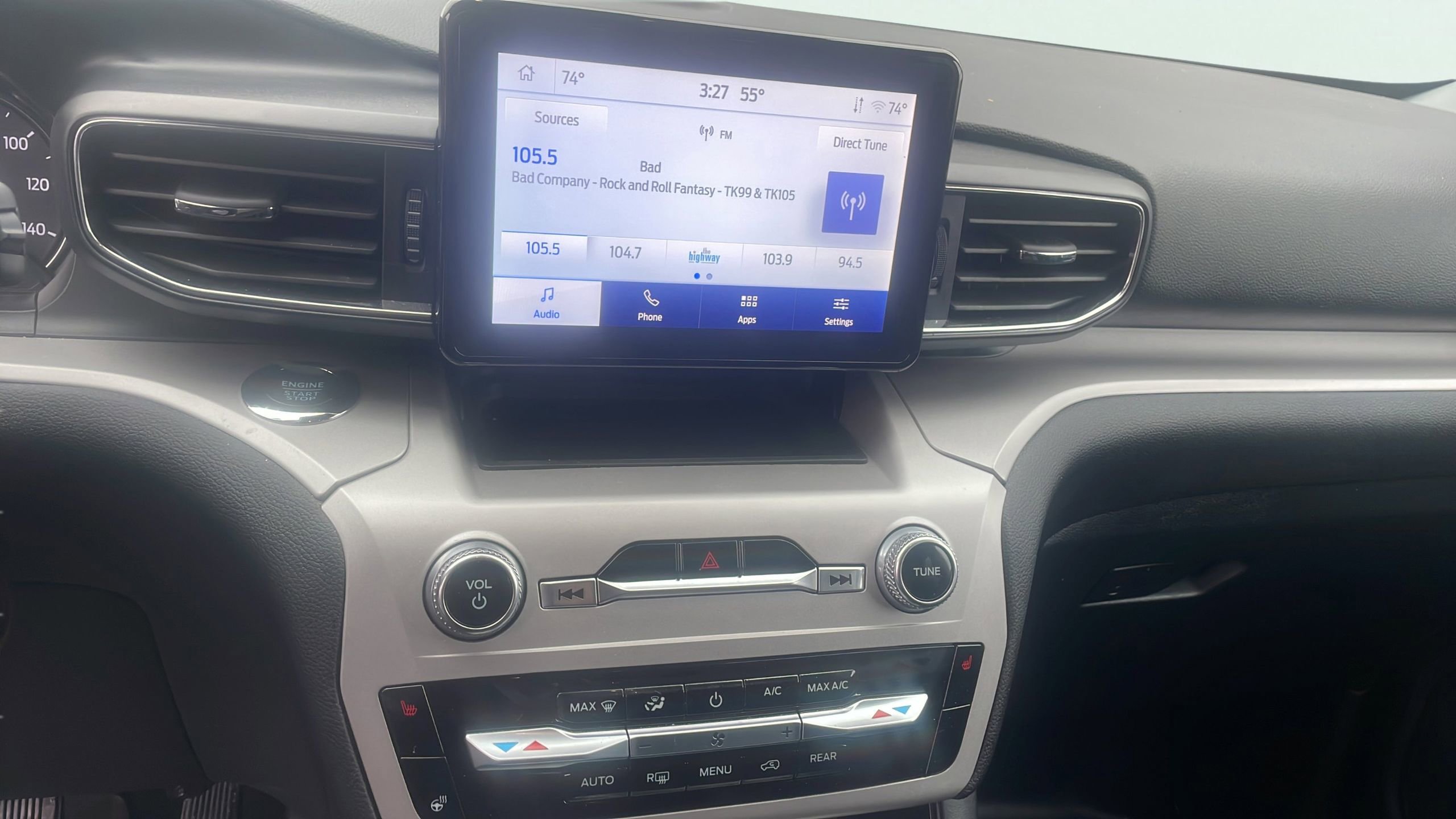 Used 2024 Ford Explorer XLT w/ Equipment Group 202A AWD/4WD image 20