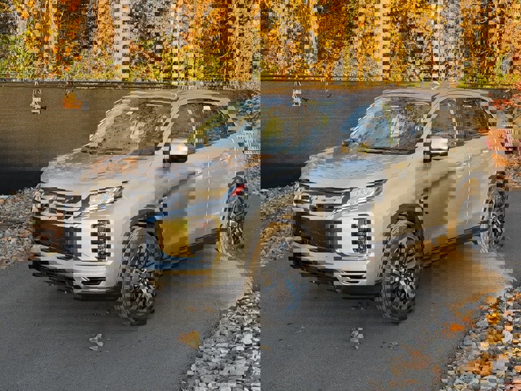 New 2025 Mitsubishi Outlander Sport ES