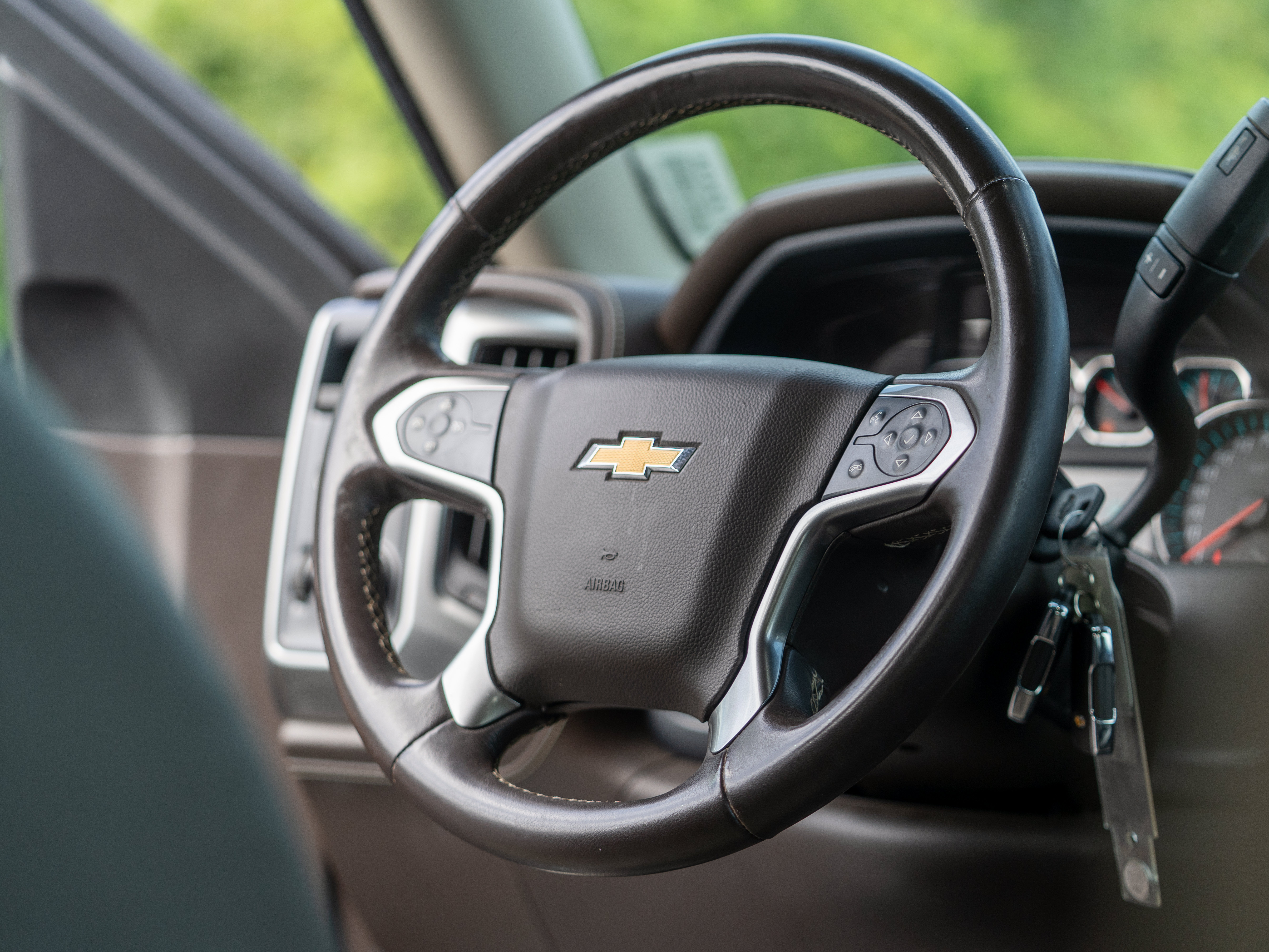 Used 2015 Chevrolet Silverado 1500 LTZ AWD/4WD image 12