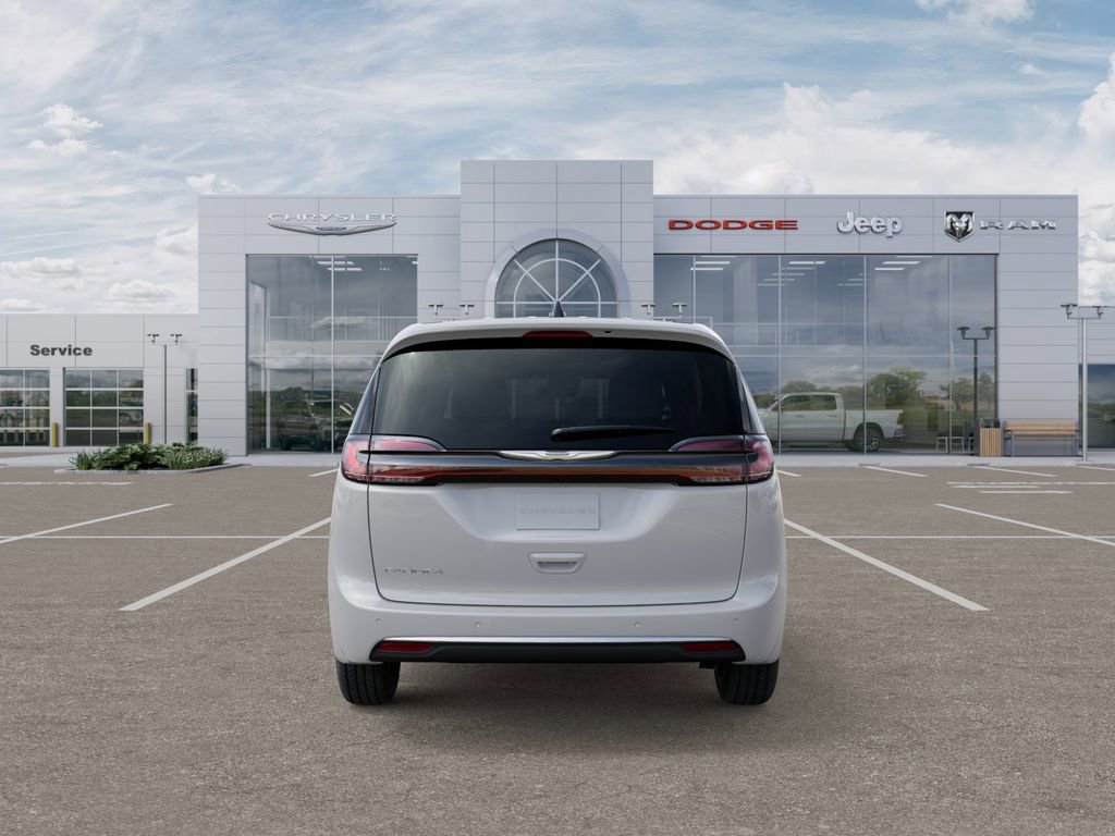 New 2026 Chrysler Pacifica Select image 8