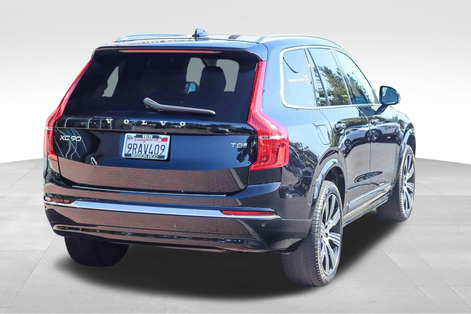 Used 2025 Volvo XC90 T8 Plus w/ Protection Package Premier AWD/4WD image 8