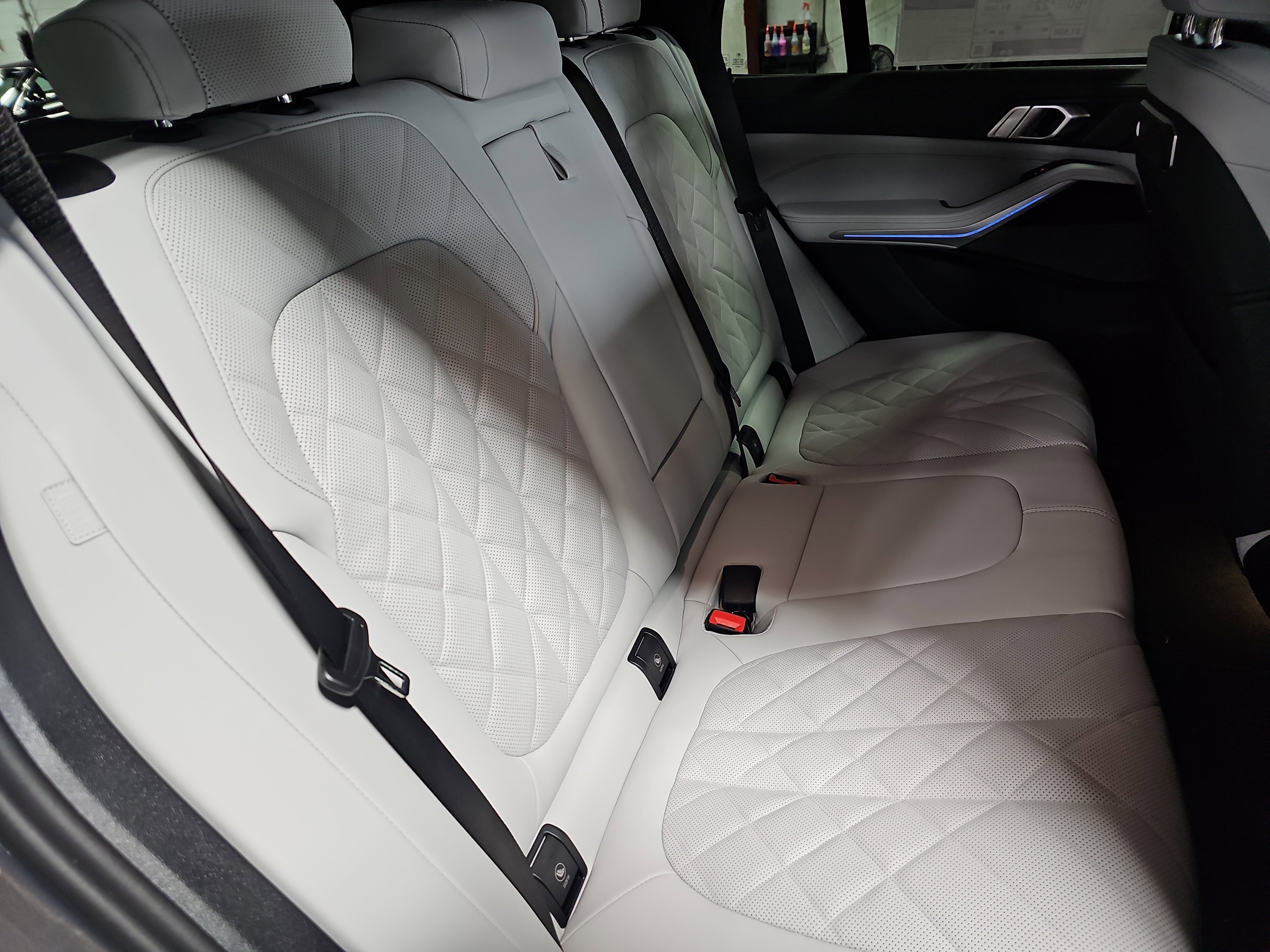 New 2026 BMW X5 xDrive50e w/ Climate Comfort Package image 12