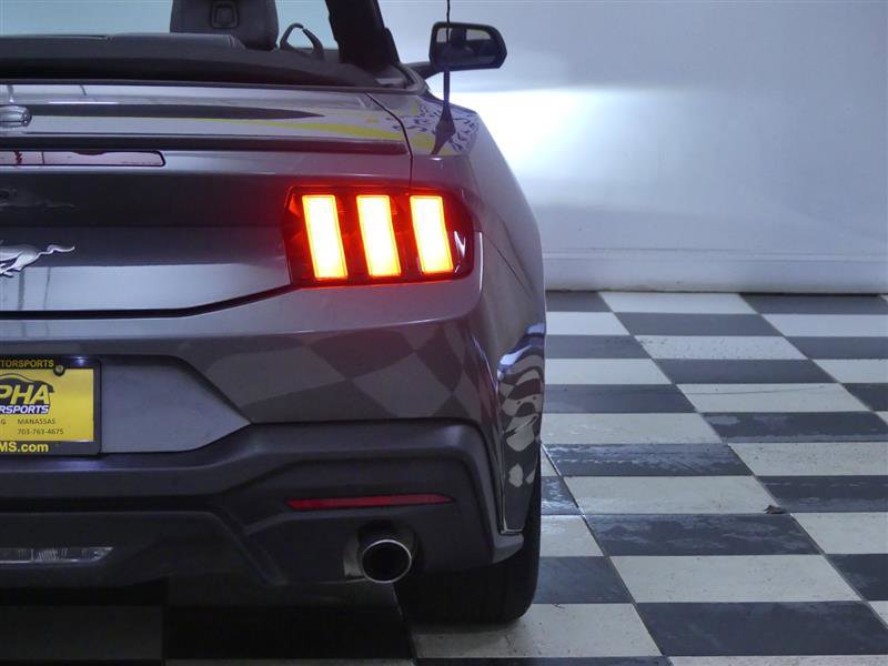 Used 2025 Ford Mustang Premium image 31