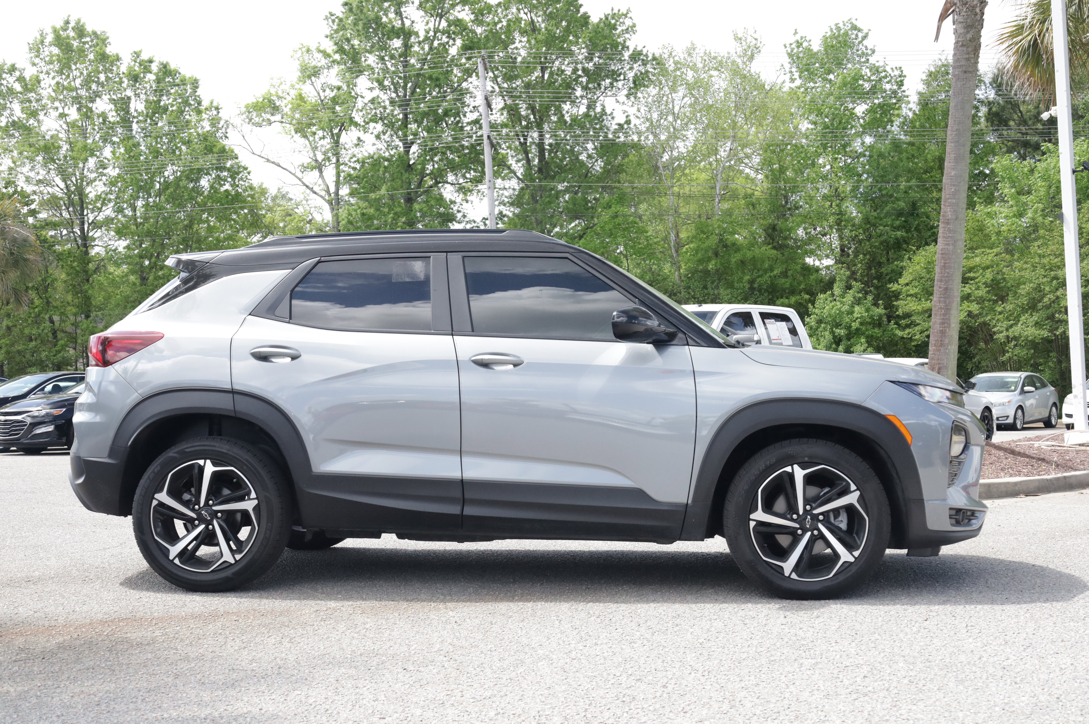 Used 2023 Chevrolet TrailBlazer RS w/ Convenience Package FWD image 5
