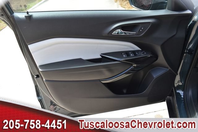 Used 2025 Chevrolet Trax LT FWD image 16