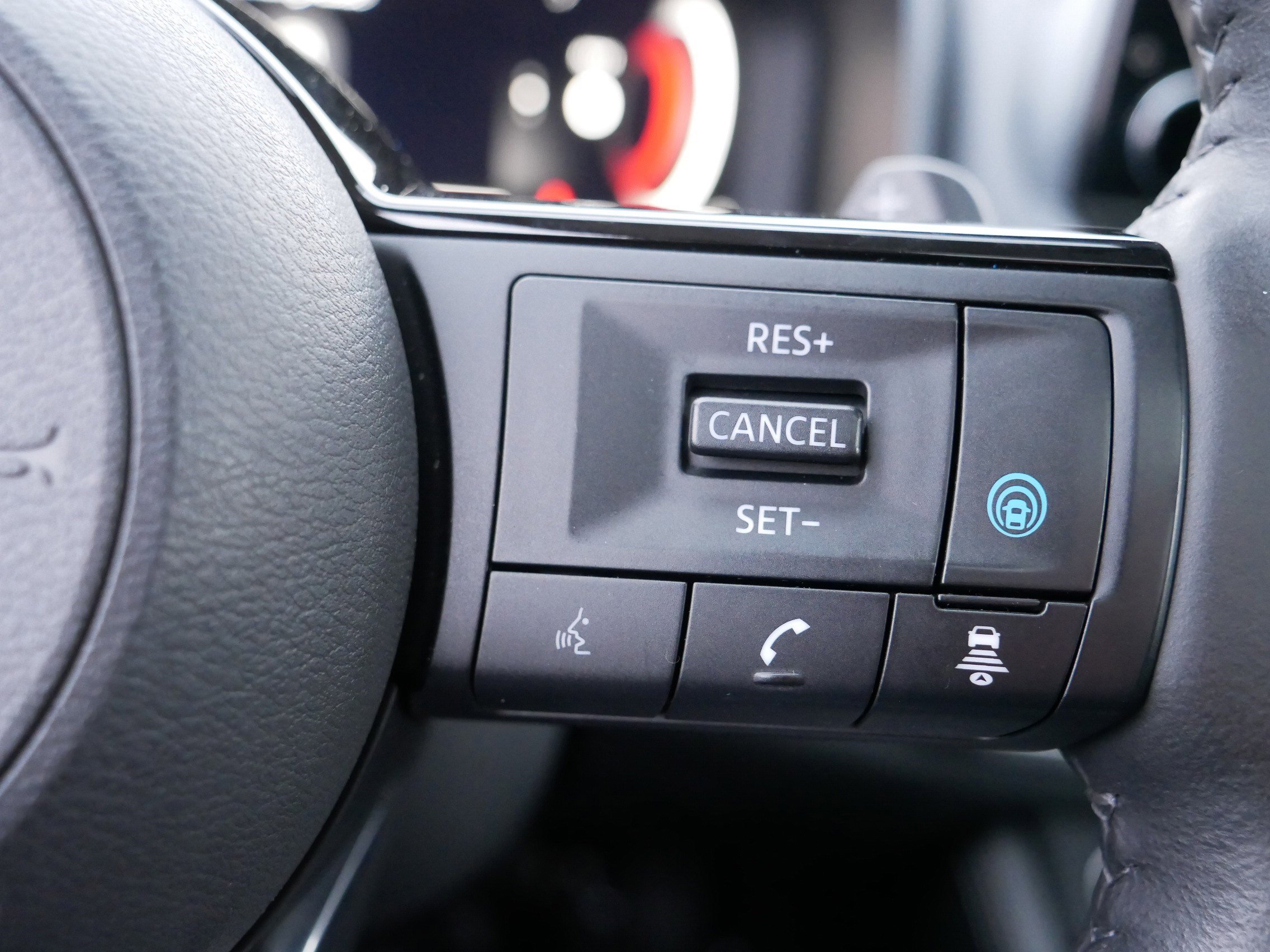 Certified 2022 Nissan Rogue Platinum w/ Head-Up Display Package image 28