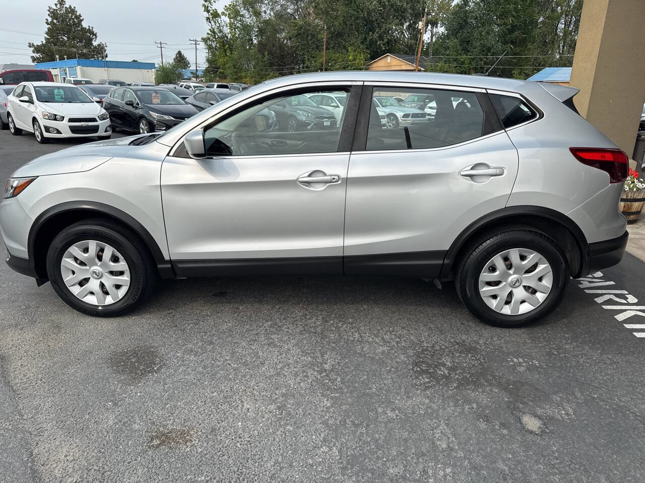 Used 2019 Nissan Rogue Sport S image 4