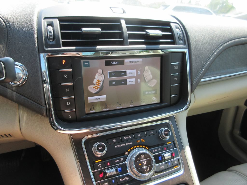 Used 2019 Lincoln Continental Select FWD image 26