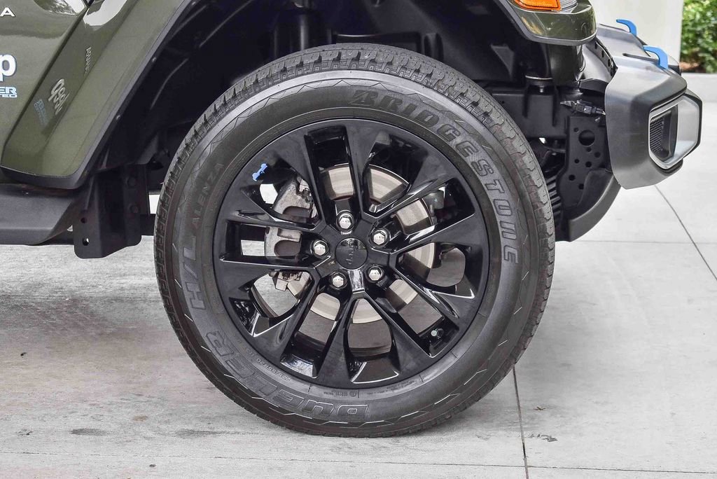 Used 2022 Jeep Wrangler Unlimited Sahara 4xe image 10