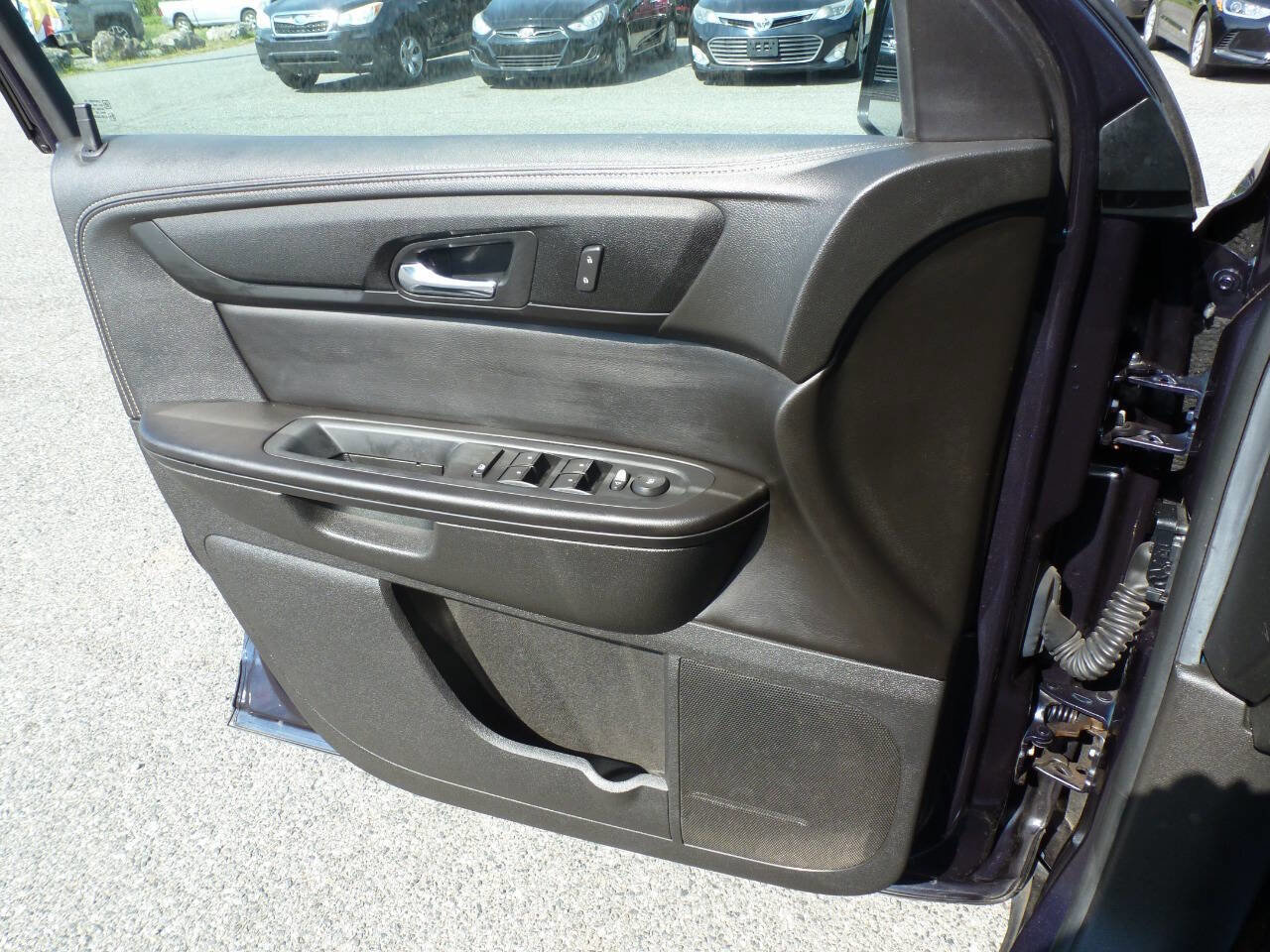 Used 2015 GMC Acadia SLE AWD/4WD image 23