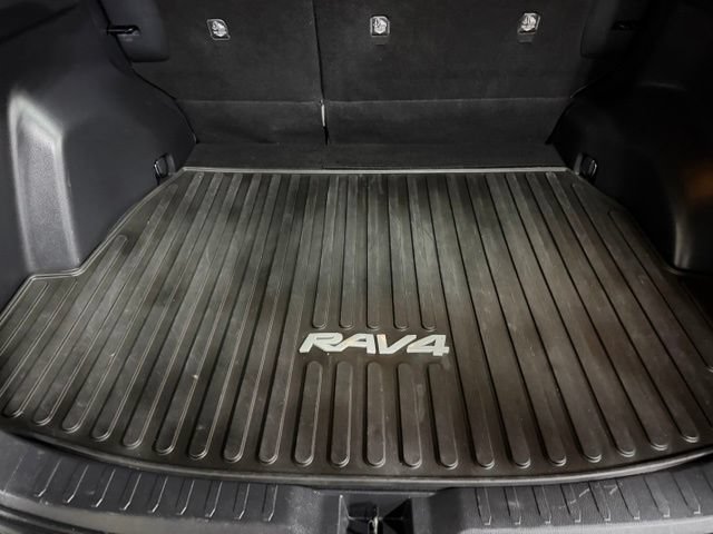 Used 2021 Toyota RAV4 XLE w/ Convenience Package AWD/4WD image 21