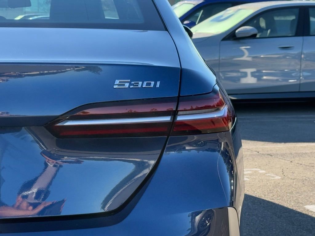 Used 2025 BMW 530i image 14