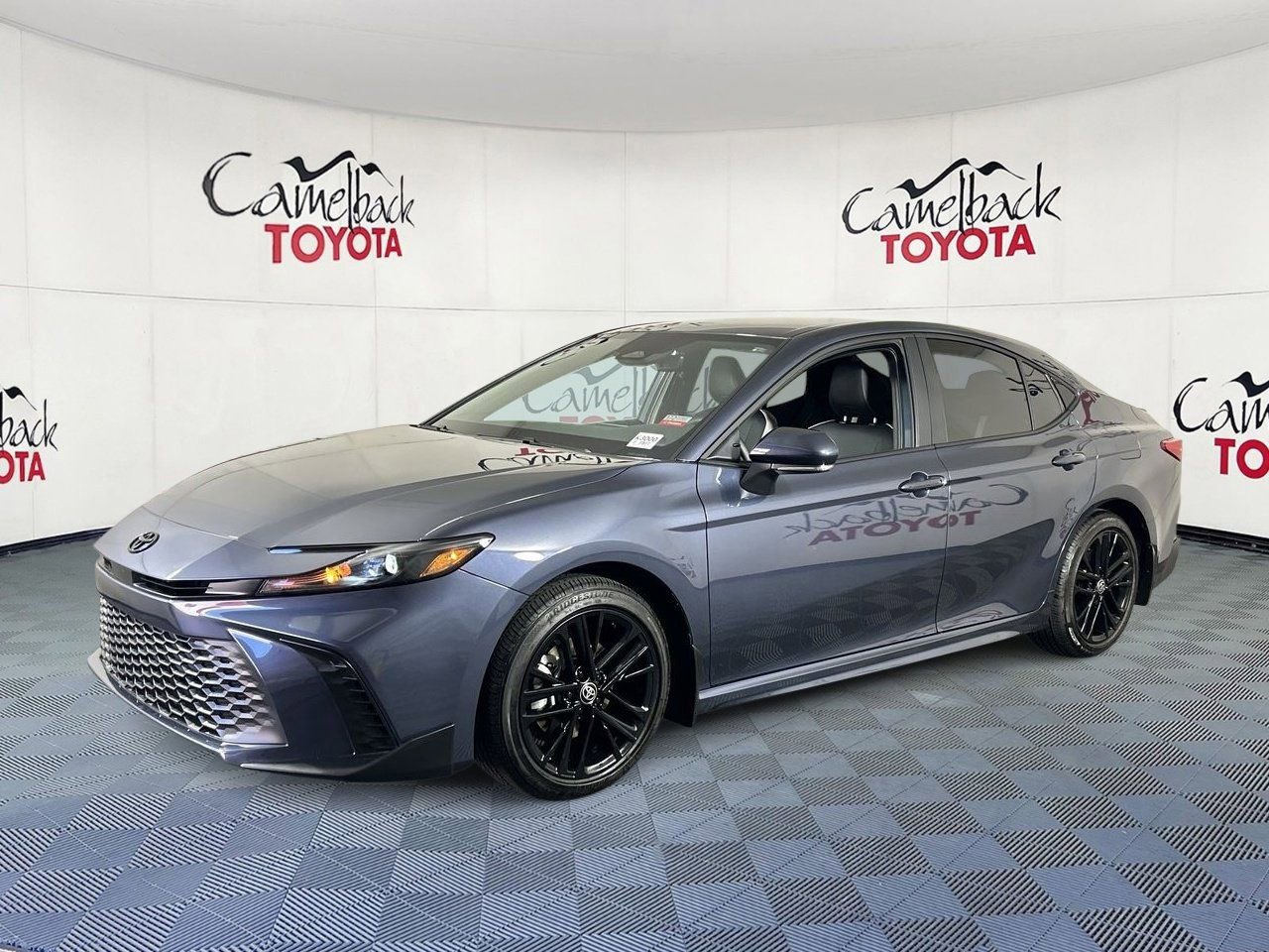 Used 2026 Toyota Camry SE w/ Convenience Package FWD image 2