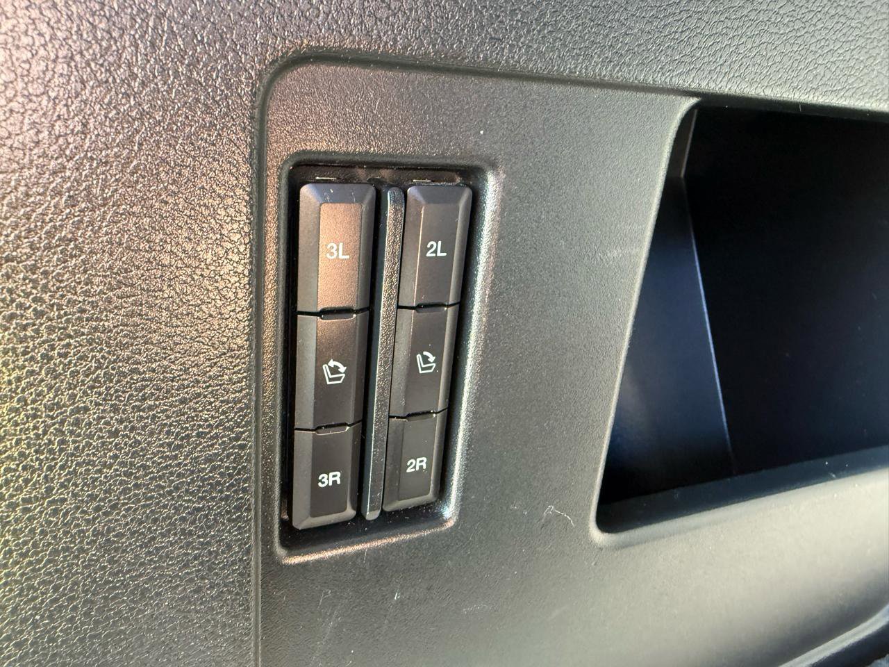 Used 2019 Ford Expedition Platinum image 21