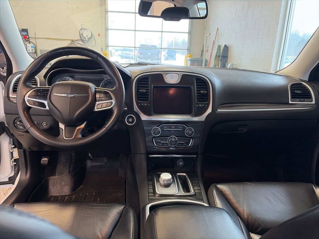 Used 2020 Chrysler 300 Touring L w/ Quick Order Package 2EF image 5