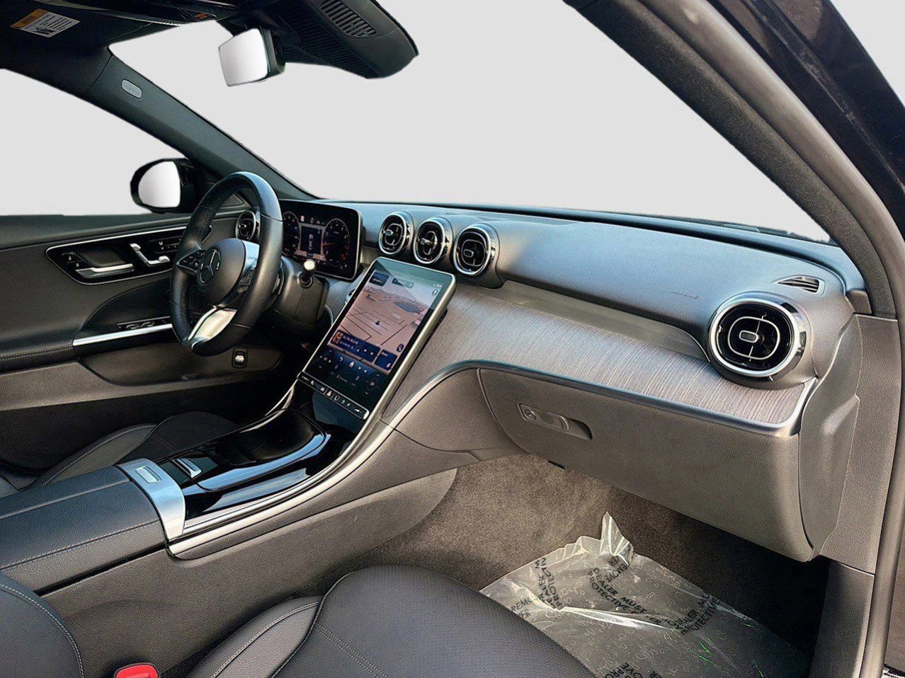 Used 2025 Mercedes-Benz C 300 Sedan image 15
