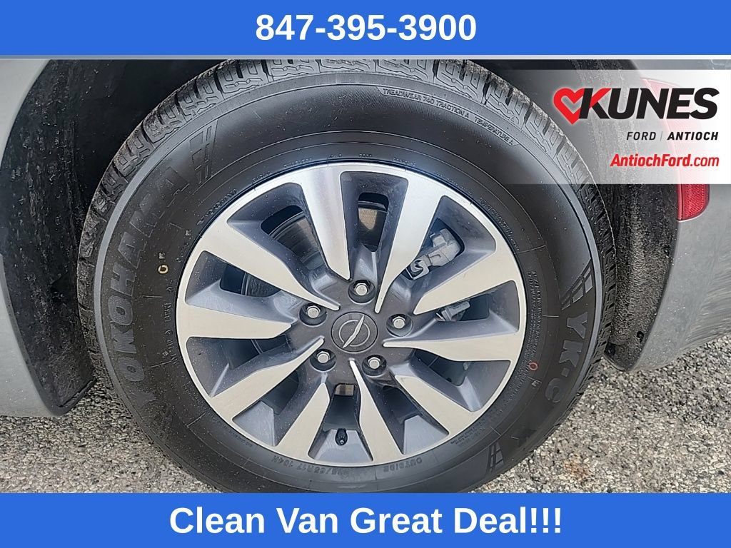 Used 2022 Chrysler Pacifica Touring-L w/ Uconnect Theater Family Group FWD image 16