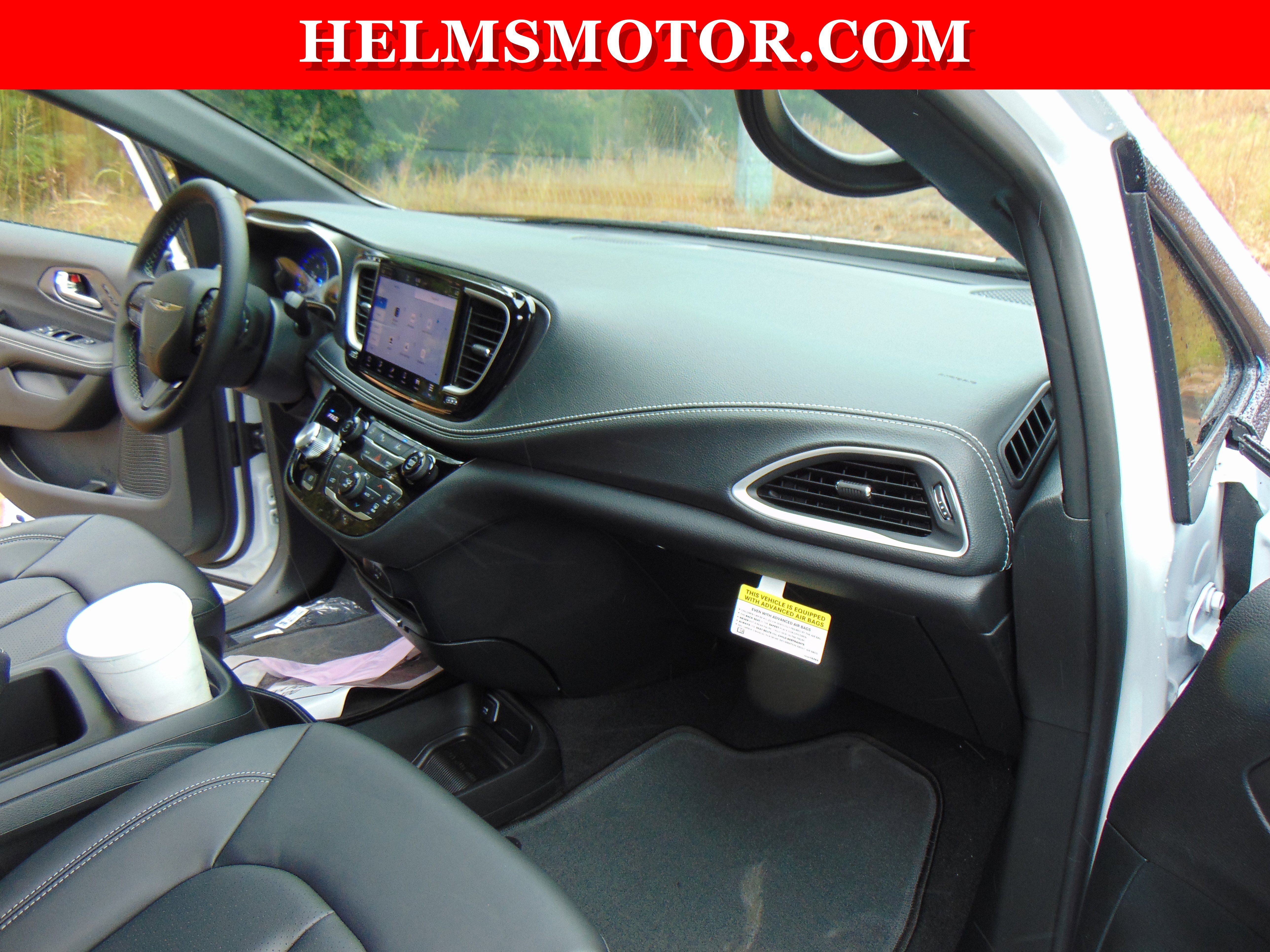 New 2026 Chrysler Pacifica Select w/ S Appearance Package image 37