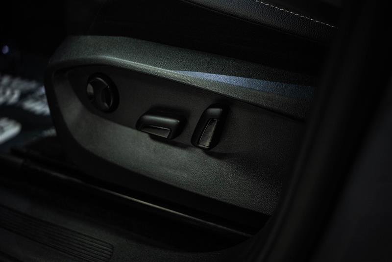 Used 2024 Volkswagen Tiguan SE image 16