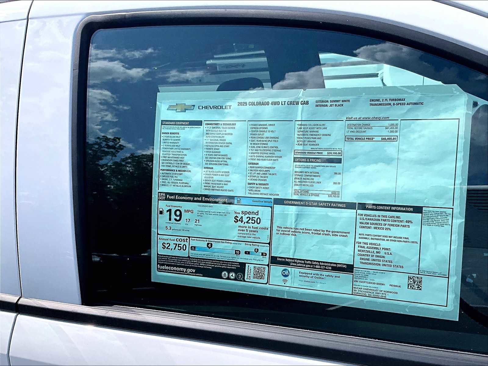 New 2025 Chevrolet Colorado LT image 17