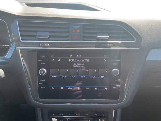 Used 2024 Volkswagen Tiguan SE image 30