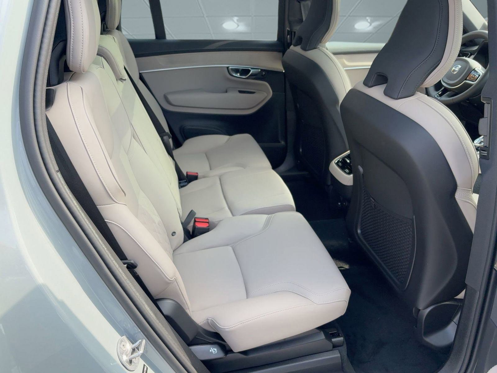 New 2026 Volvo XC90 B6 Plus w/ Protection Package image 28