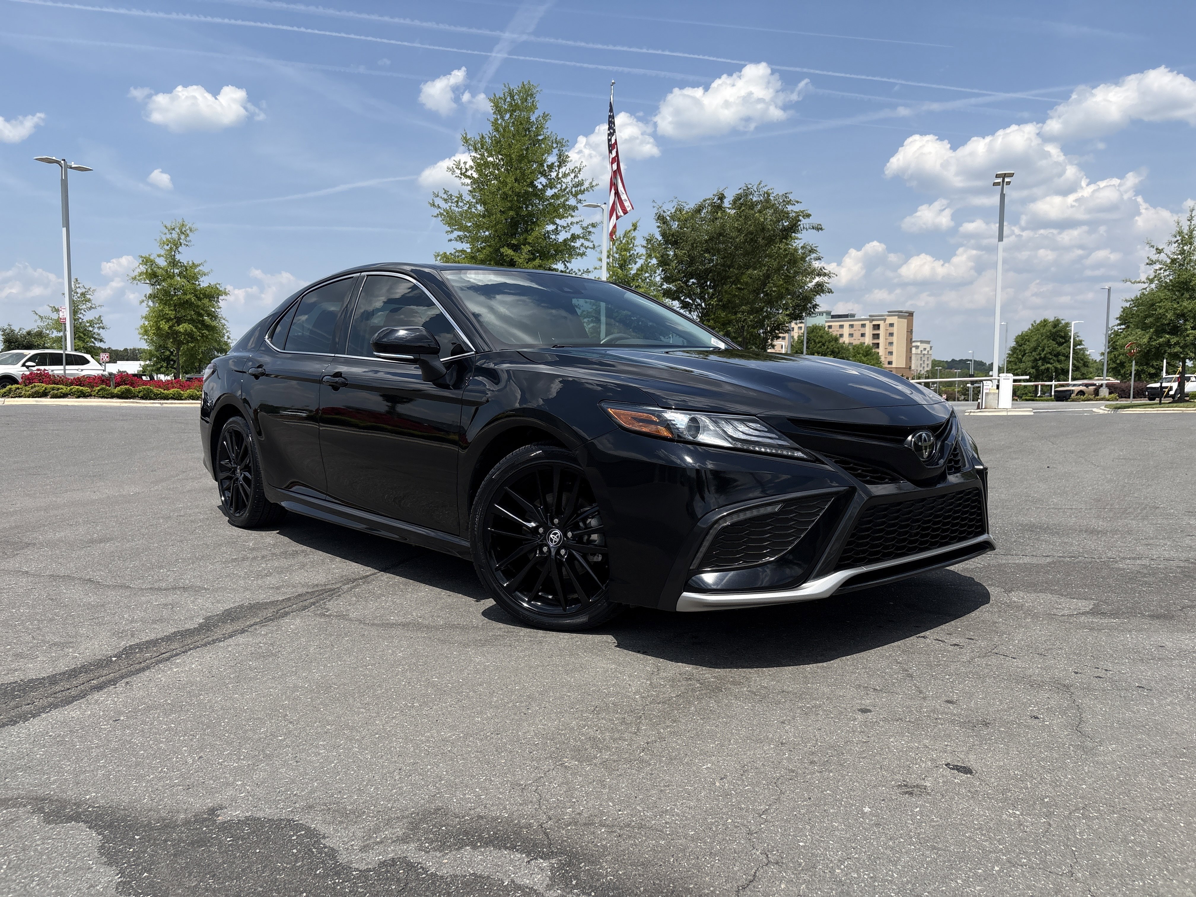 Used 2024 Toyota Camry XSE FWD image 2