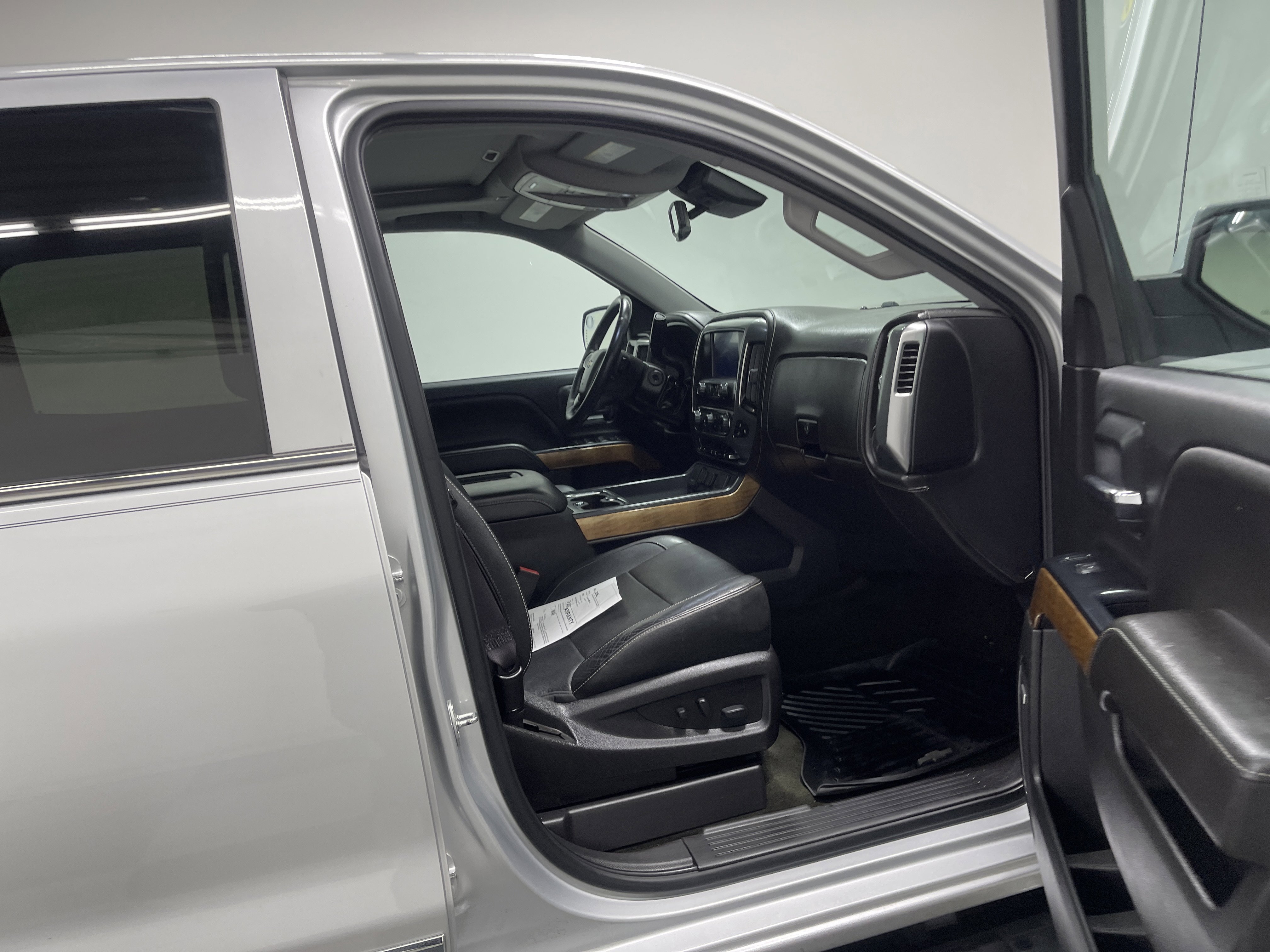 Used 2017 Chevrolet Silverado 1500 LTZ w/ Sport Package image 25