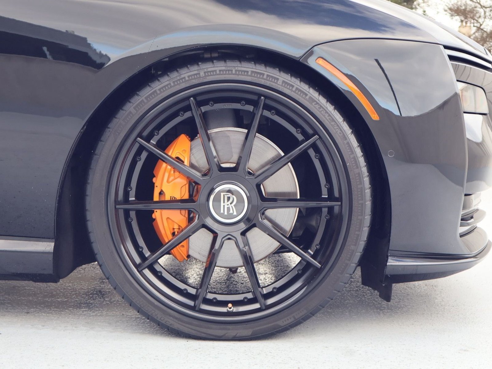 Used 2024 Rolls-Royce Spectre AWD/4WD image 25