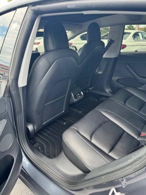 Used 2022 Tesla Model 3 Standard Range RWD image 8