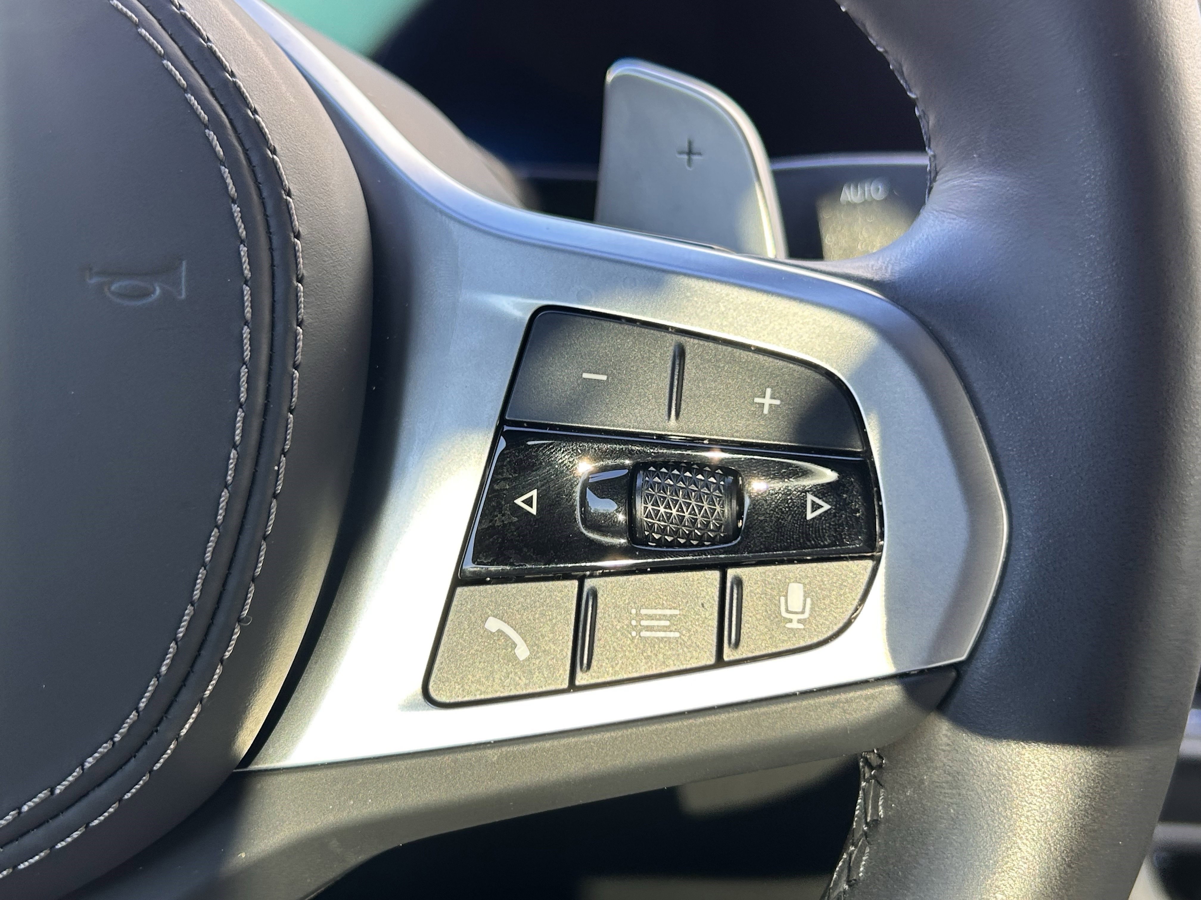 Used 2025 BMW X6 xDrive40i image 12