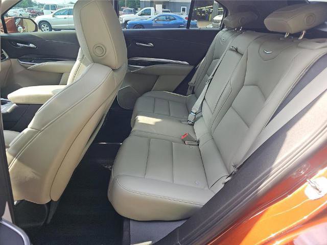 Used 2019 Cadillac XT4 Luxury w/ Cold Weather Package FWD image 8