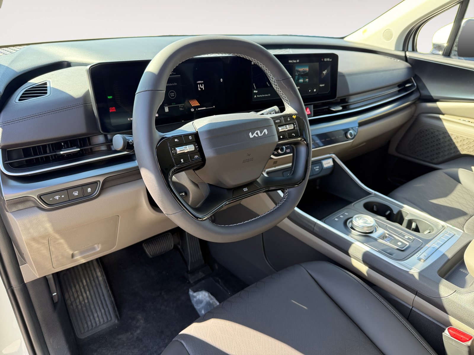 New 2027 Kia Carnival LXS FWD image 15